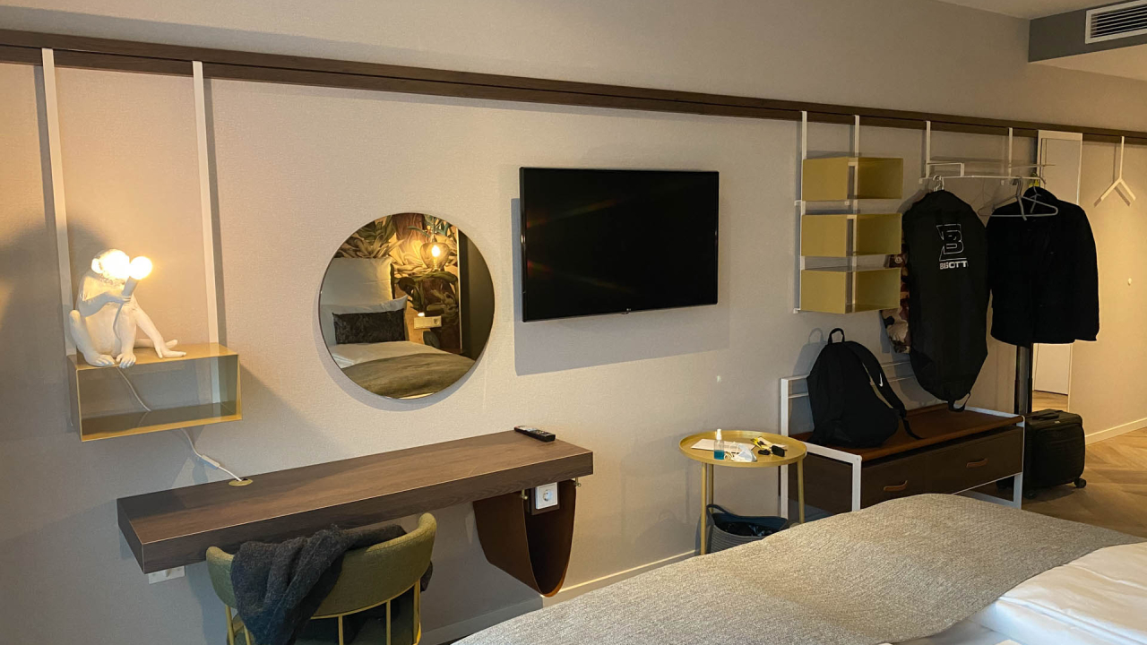 Hotel 99-23
